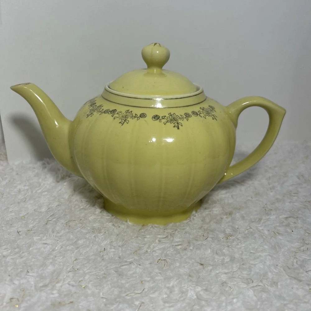 Vintage Pearl China Co Yellow Tea Pot 22k Gold Trim approx 2-3 Cups